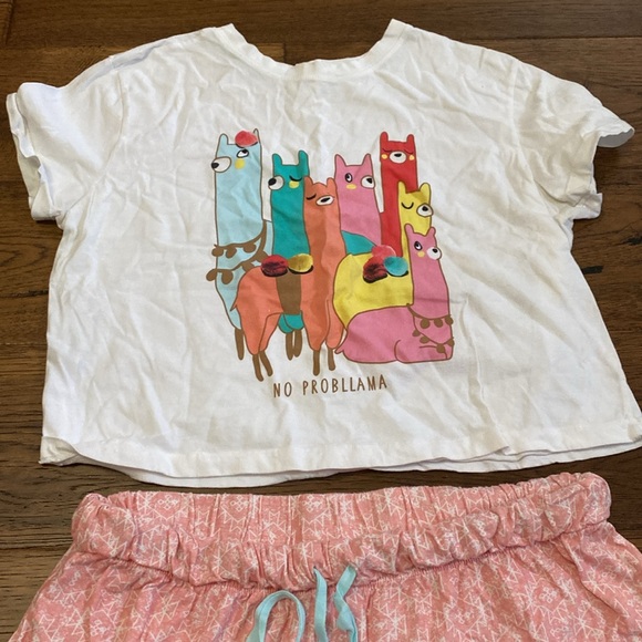 Forever 21 llama pajama set - Picture 2 of 5
